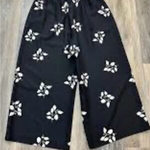 Lafayette 148 New York Black and White Floral Cropped Pants